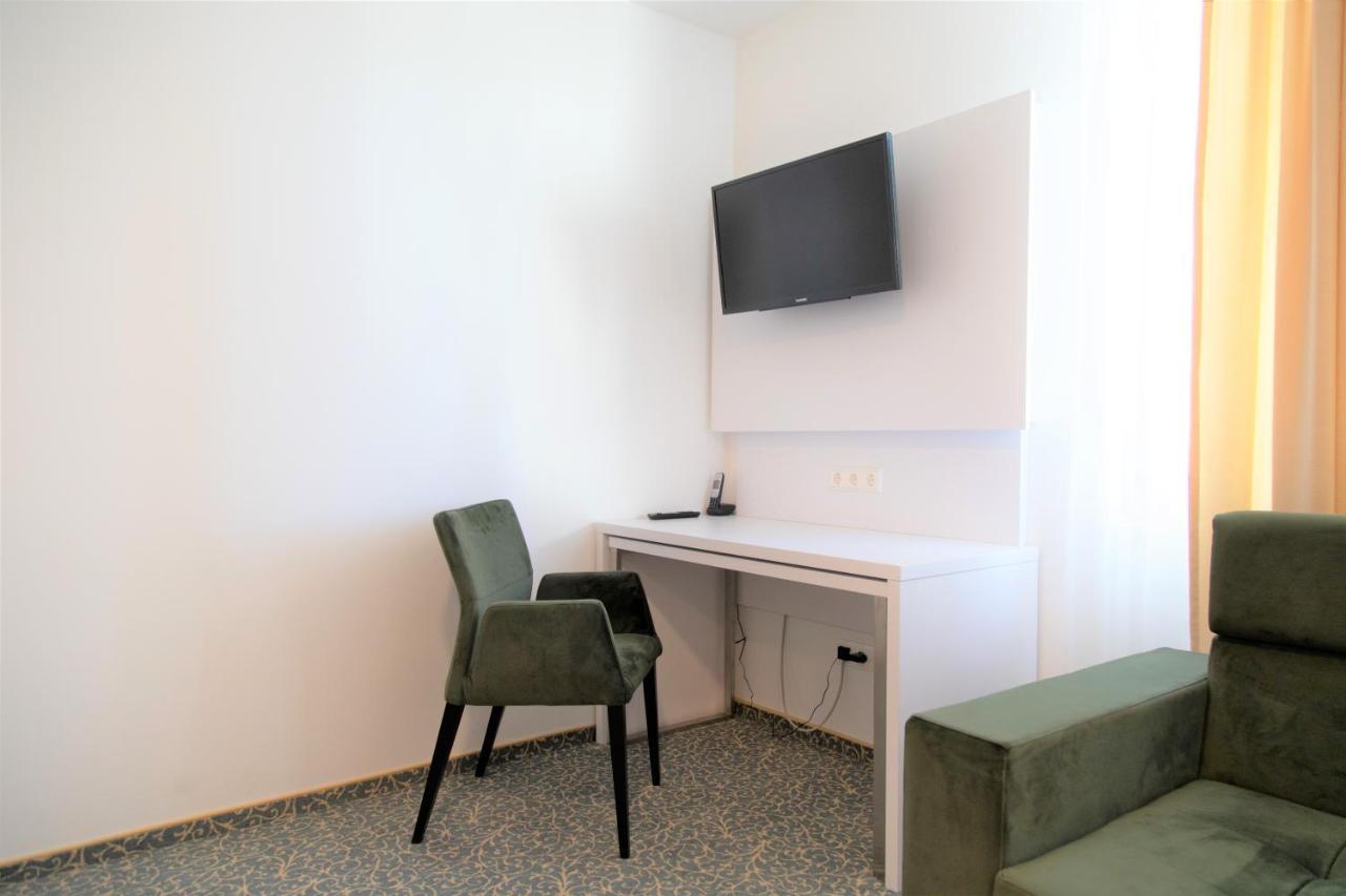 Amplidi Hotel